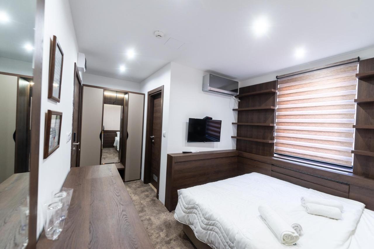 Hotel Stari Krovovi Veternik 외부 사진