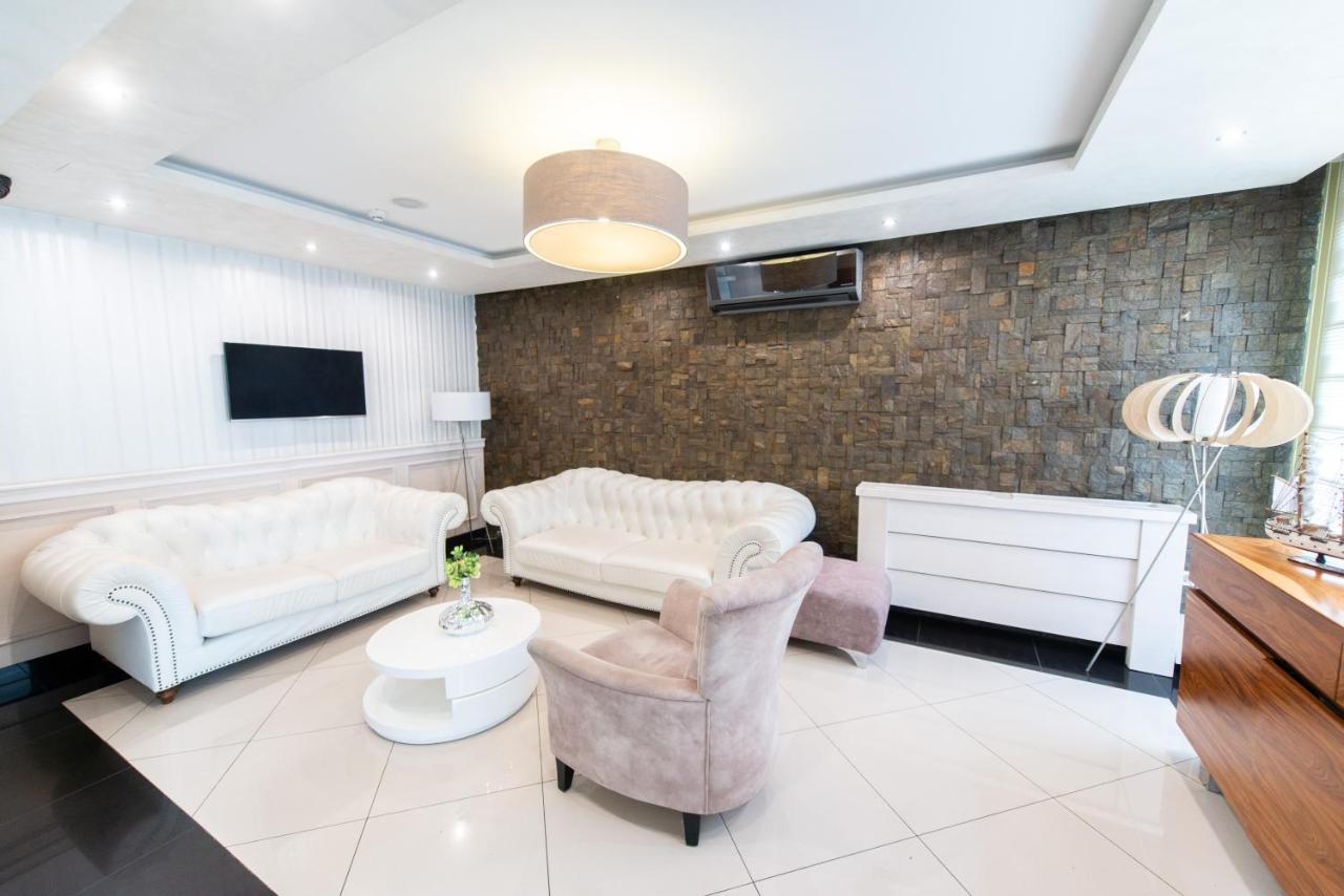 Hotel Stari Krovovi Veternik 외부 사진