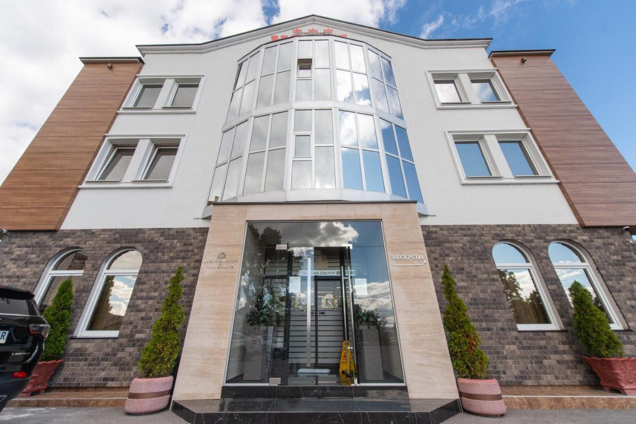 Hotel Stari Krovovi Veternik 외부 사진