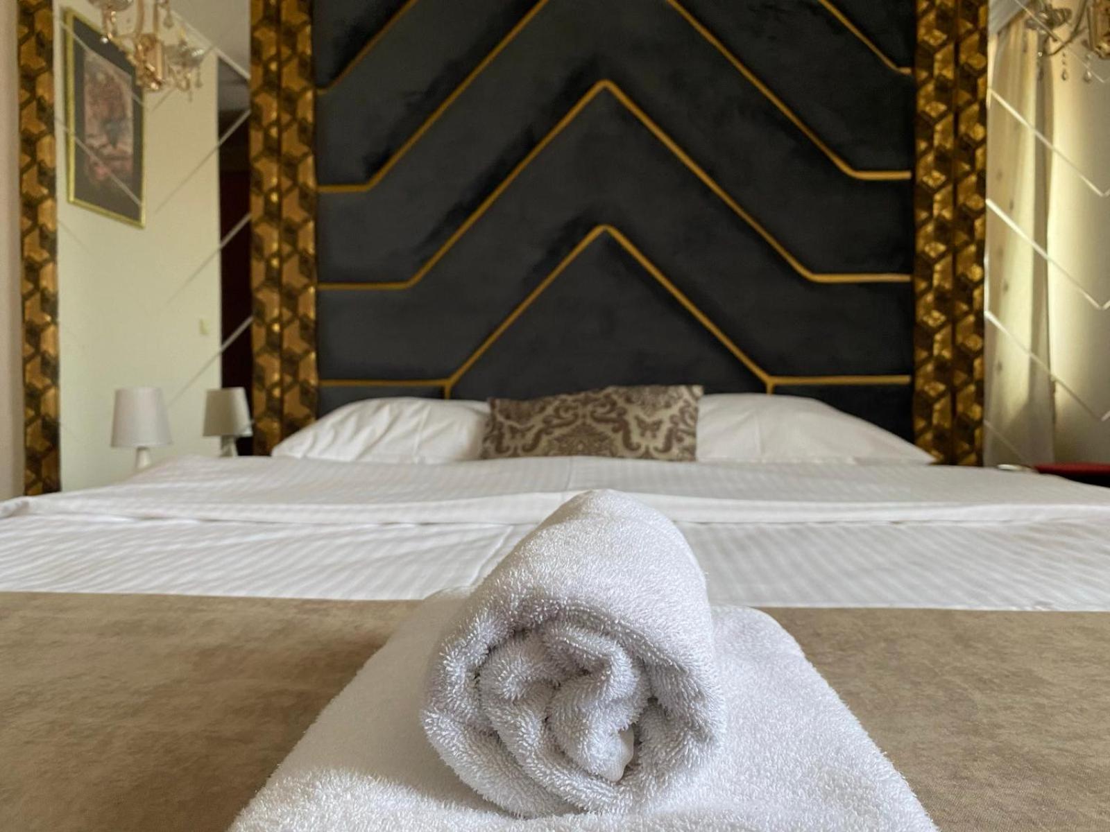 Hotel Stari Krovovi Veternik 외부 사진
